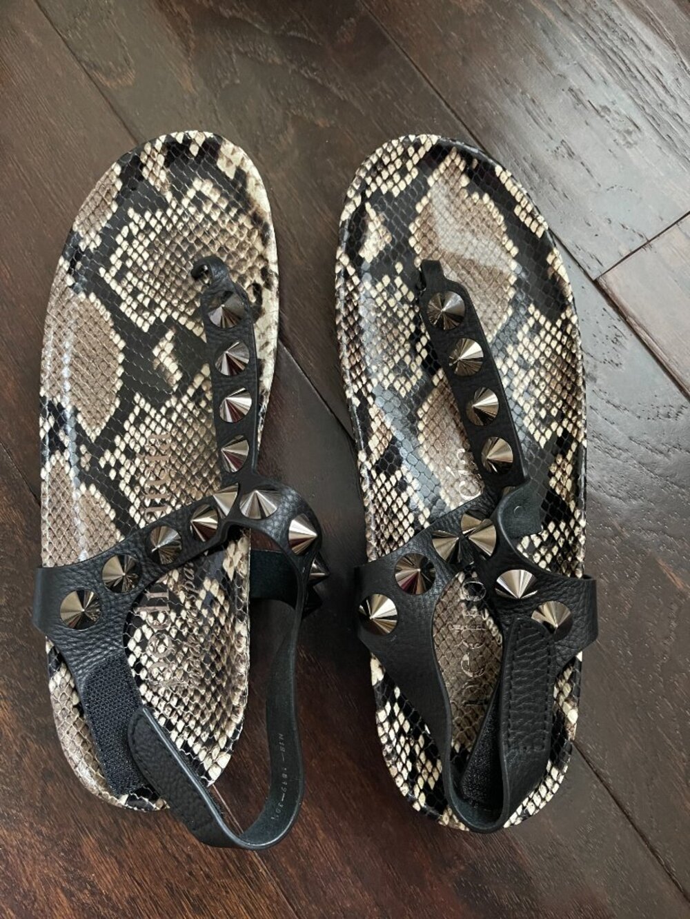 New Pedro Garcia Athena Spike Thong Leather python Sandals Size 9.5